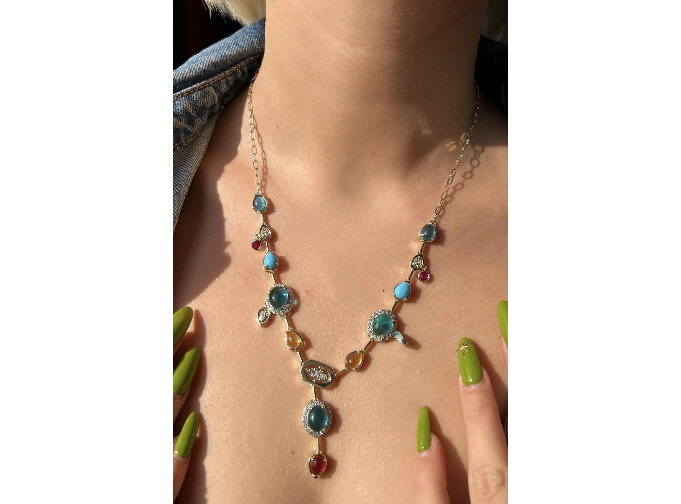 Altın Renk Taş Detaylı 14K Altın Kaplama VİP Kolye