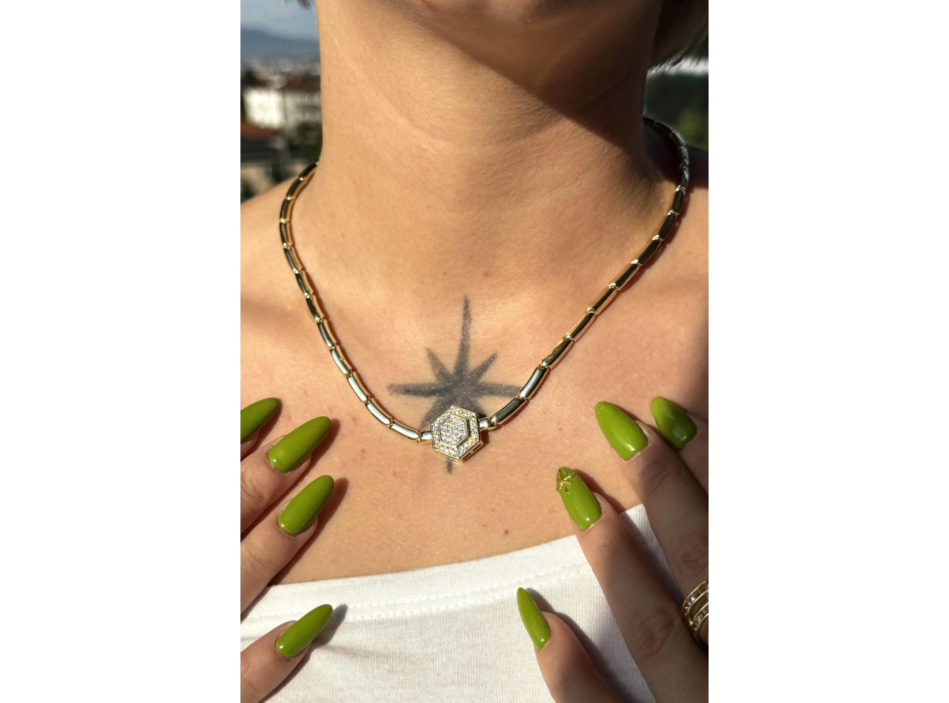 Altın Renk Taş Detaylı 14K Altın Kaplama VİP Kolye