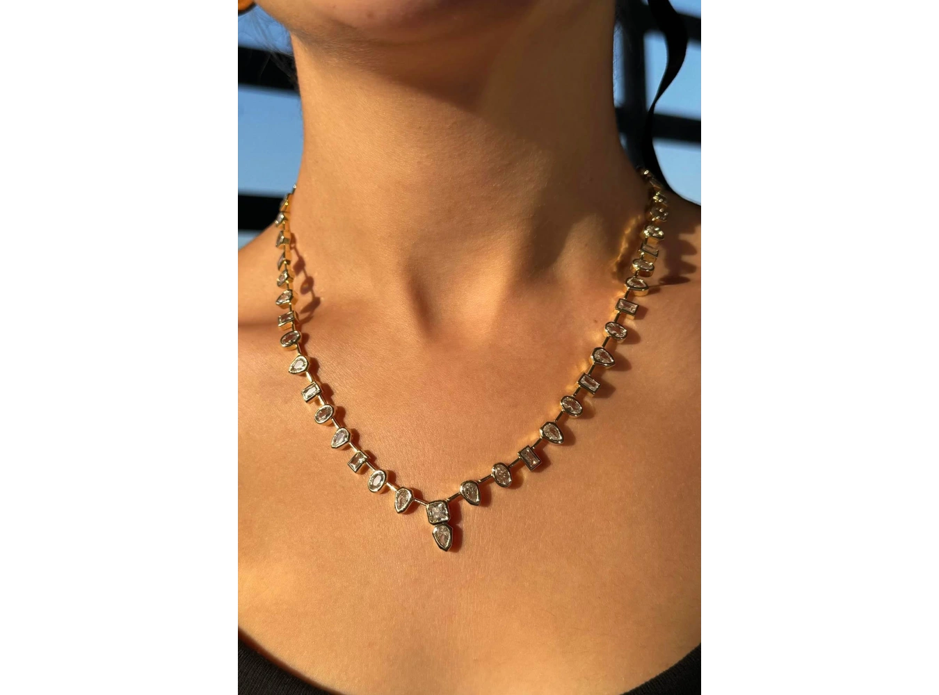 Altın Renk Taş Detaylı 14K Altın Kaplama VİP Kolye