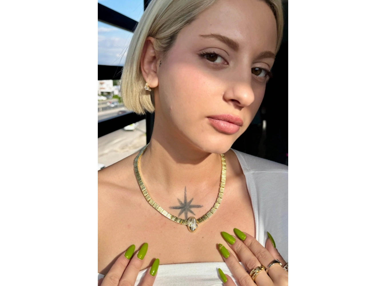 Altın Renk Taş Detaylı 14K Altın Kaplama VİP Kolye