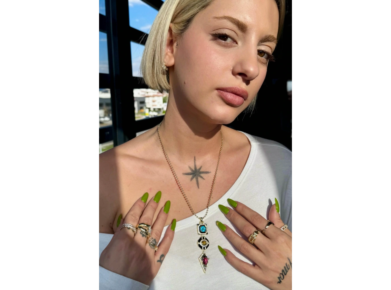 Altın Renk Taş Detaylı 14K Altın Kaplama VİP Kolye