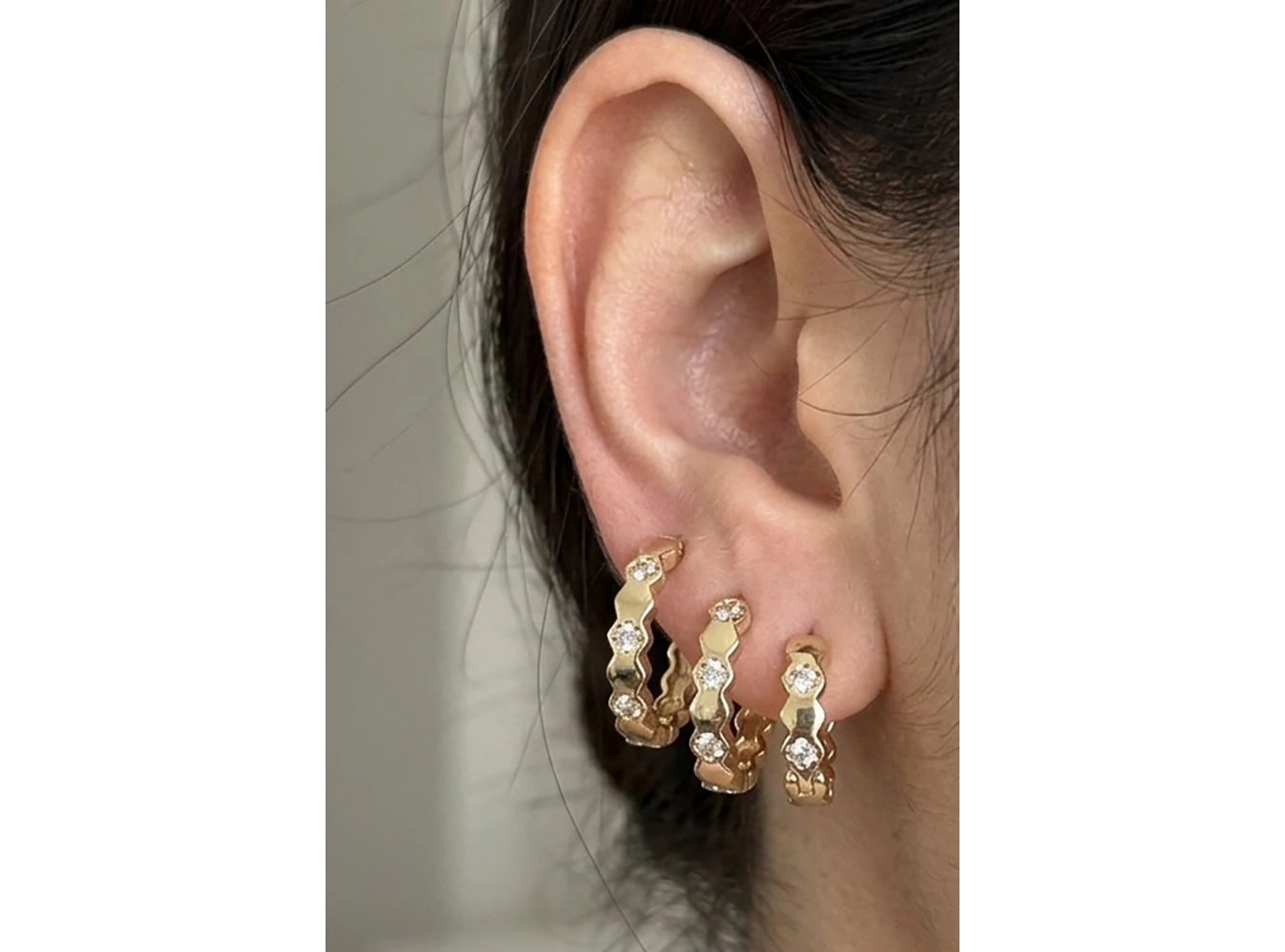 Altın Renk Taş Detaylı 3lü YSX Halka Küpe Set