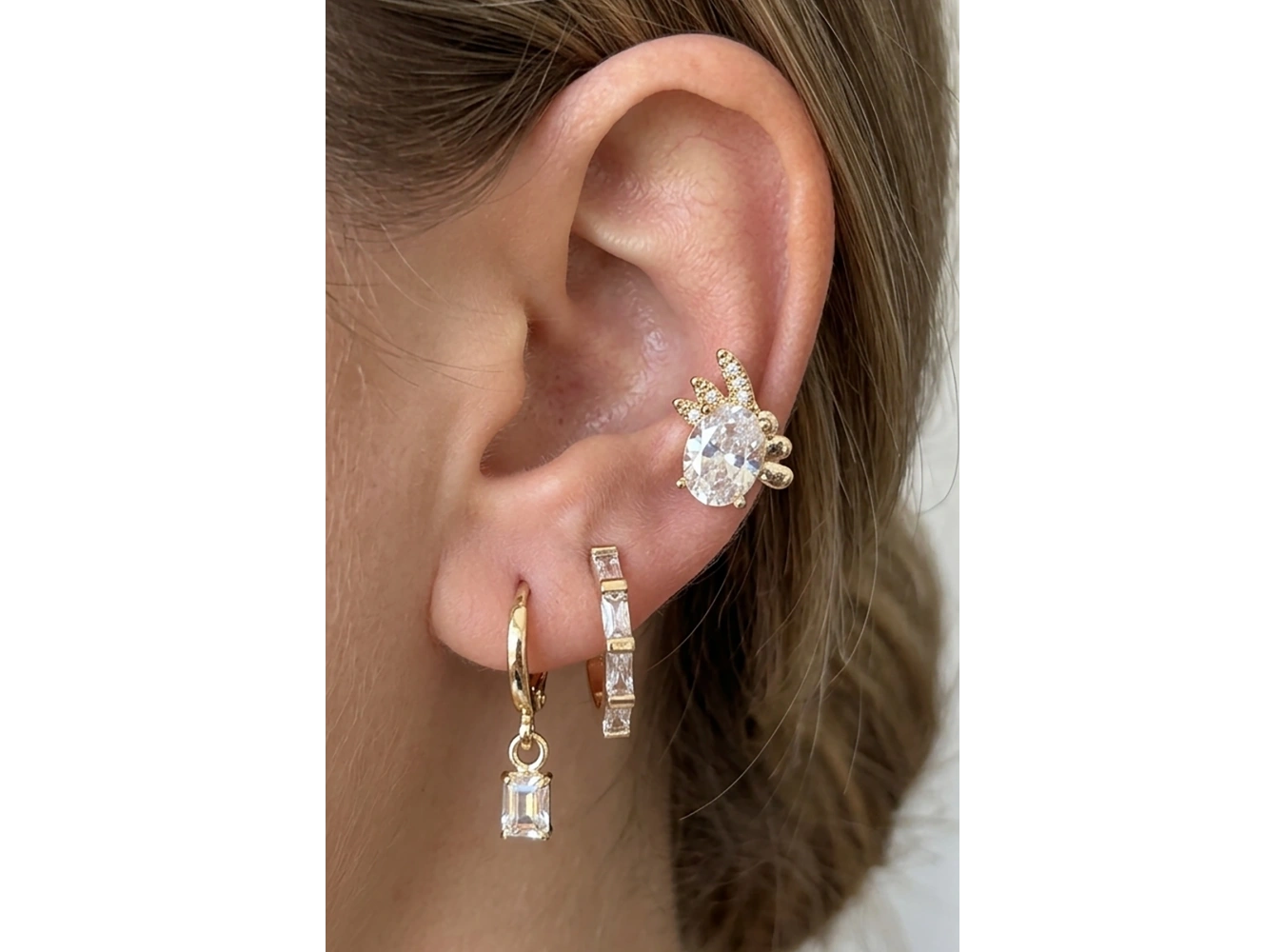 Altın Renk Taş Detaylı 3lü YSX Küpe Set