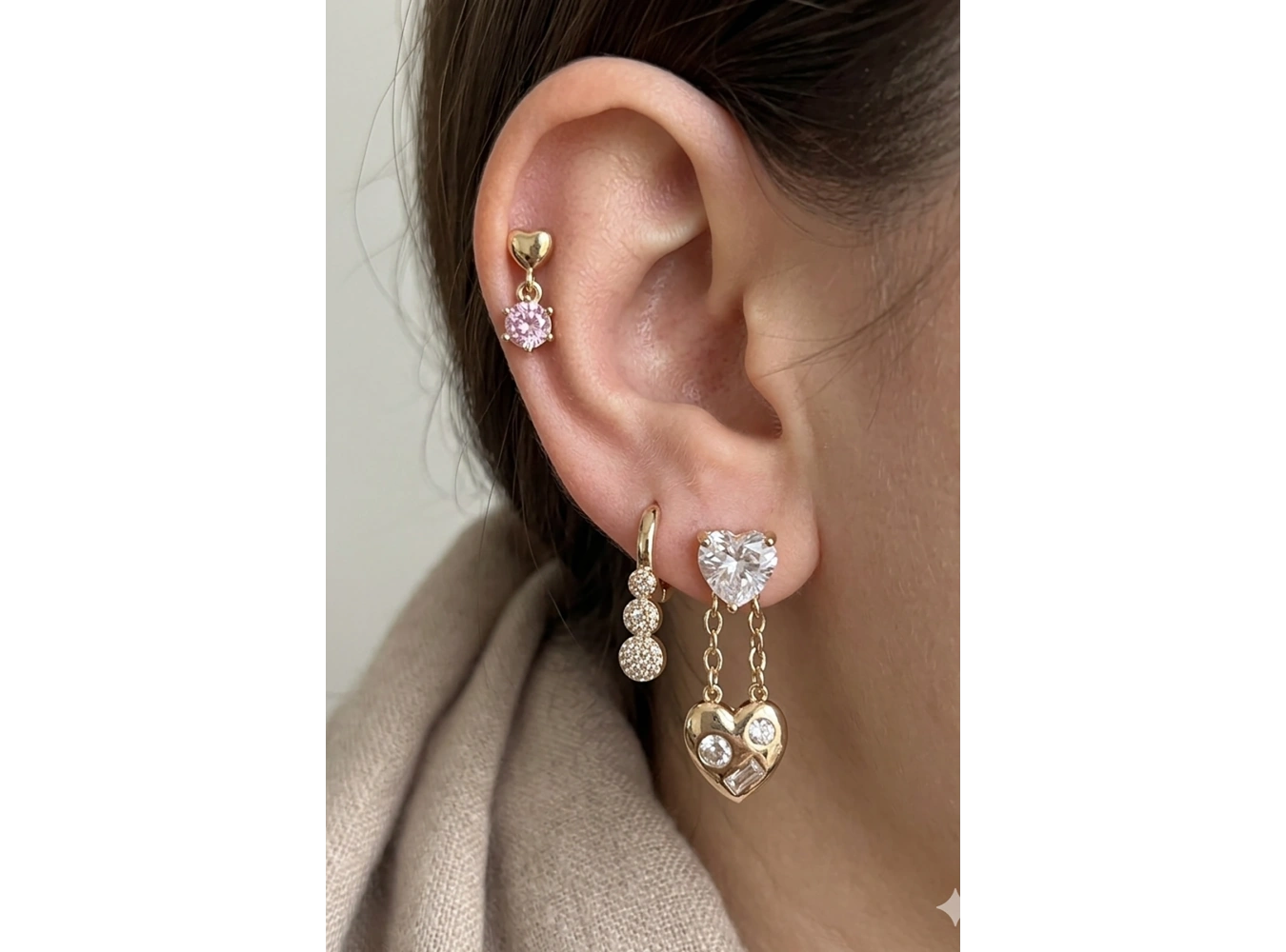 Altın Renk Taş Detaylı 3lü YSX Küpe Set