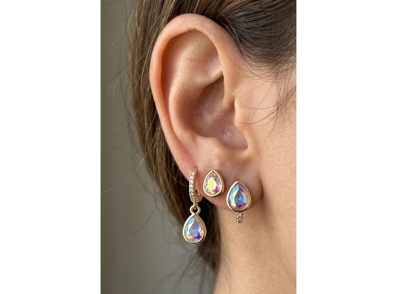 Altın Renk Taş Detaylı 3lü YSX Küpe Set