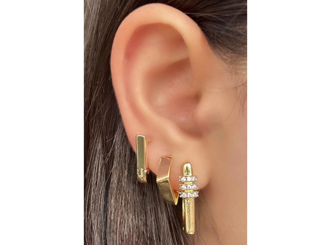 Altın Renk Taş Detaylı 3lü YSX Küpe Set