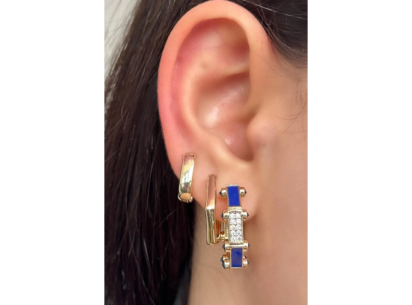 Altın Renk Taş Detaylı 3lü YSX Küpe Set