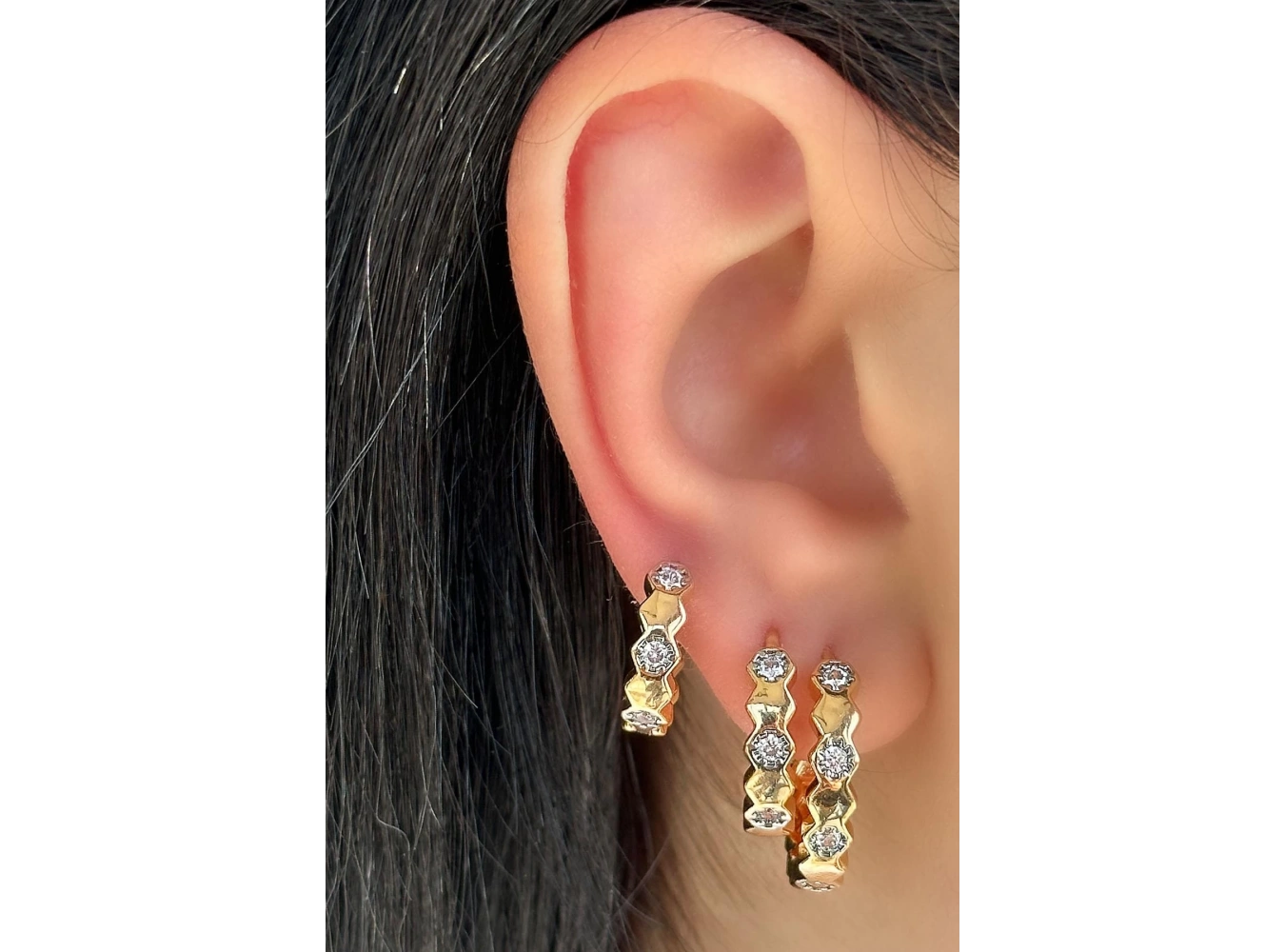 Altın Renk Taş Detaylı 3lü YSX Küpe Set