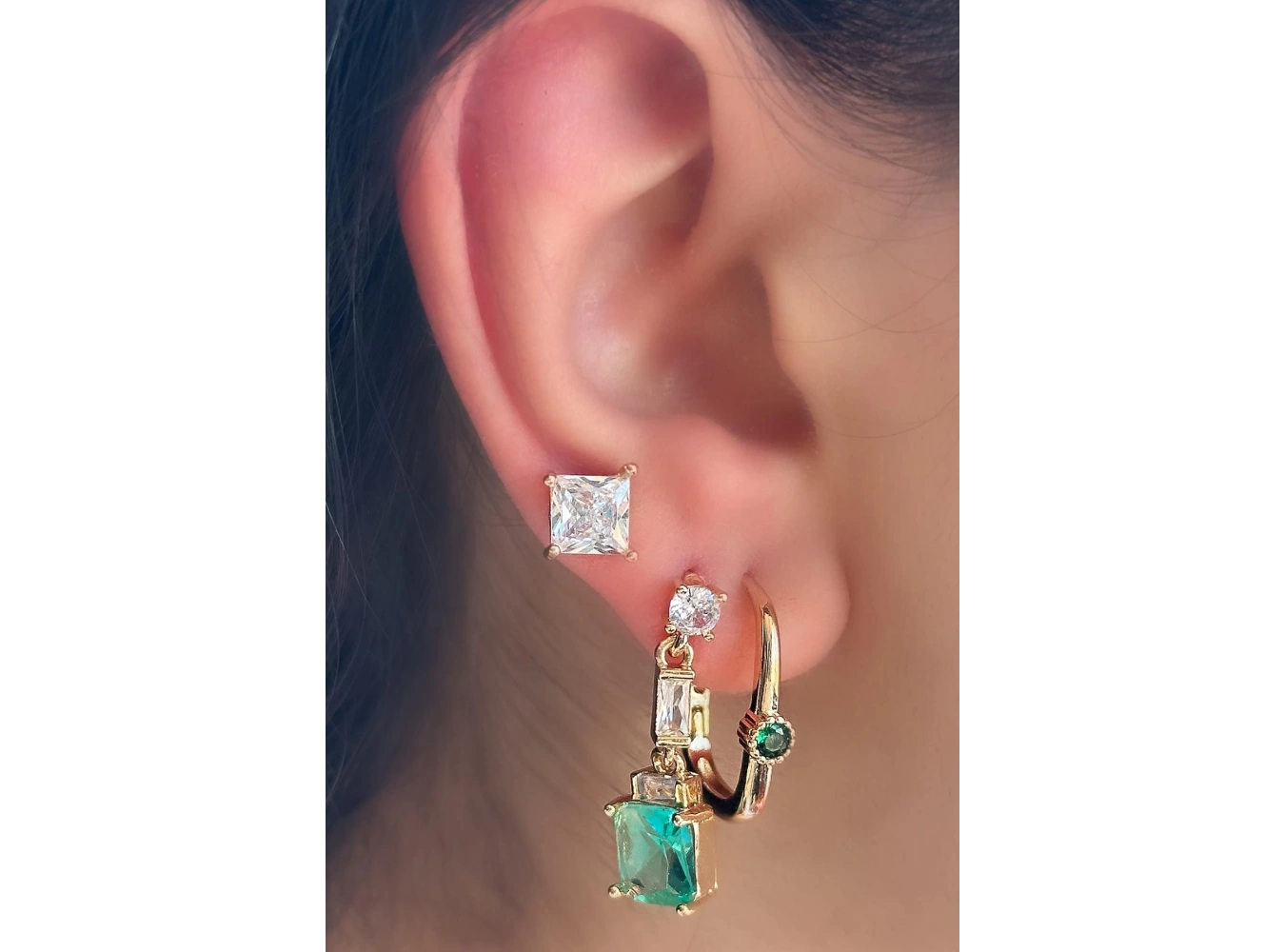 Altın Renk Taş Detaylı 3lü YSX Küpe Set