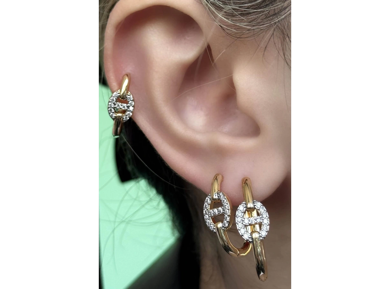 Altın Renk Taş Detaylı 3lü YSX Küpe Set