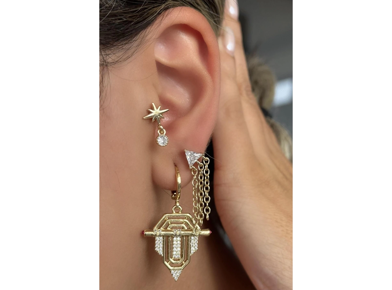 Altın Renk Taş Detaylı 3lü YSX Küpe Set