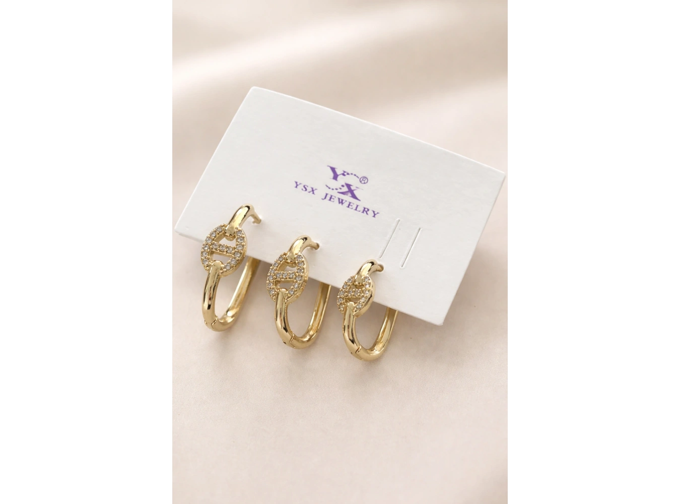 Altın Renk Taş Detaylı 3lü YSX Küpe Set