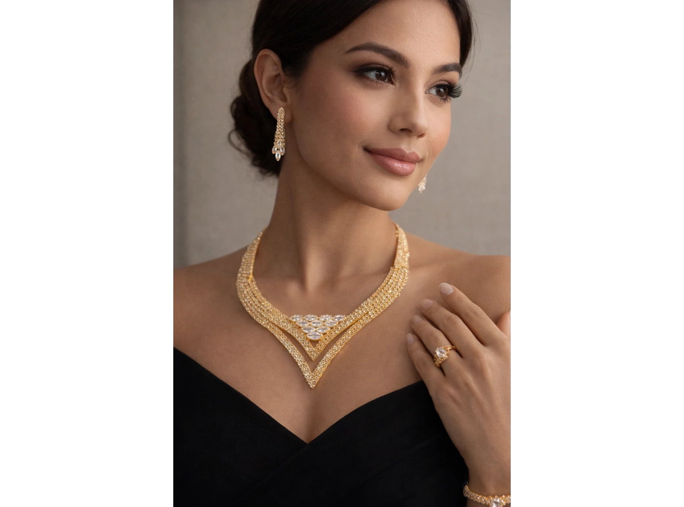 Altın Renk Taş Detaylı 4lü Abiye Set