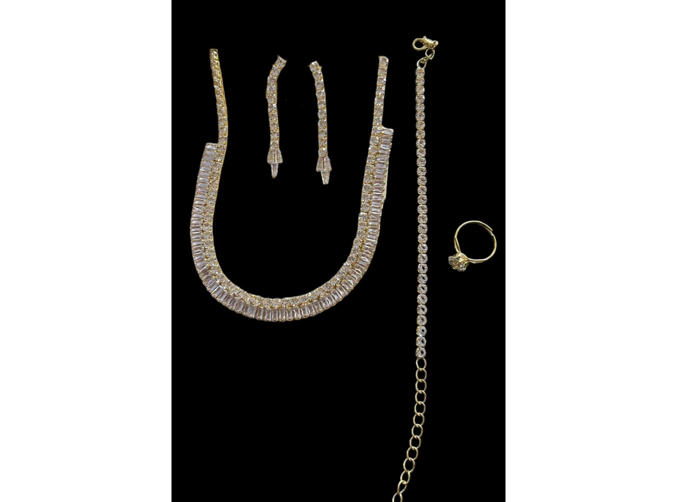 Altın Renk Taş Detaylı 4lü Abiye Set