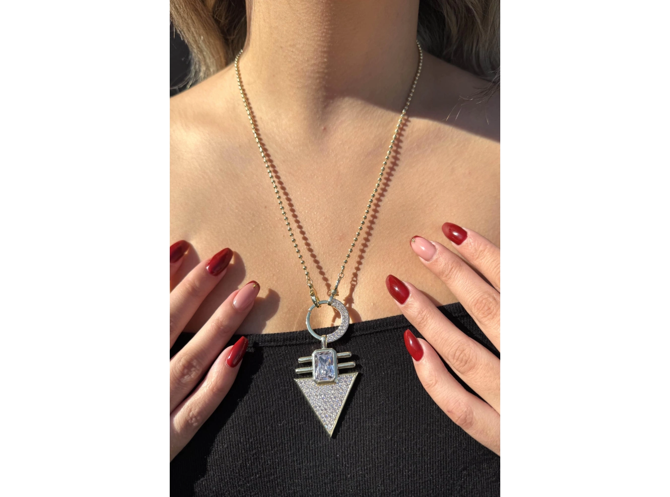 Altın Renk Taş Detaylı Altın Kaplama VİP Kolye