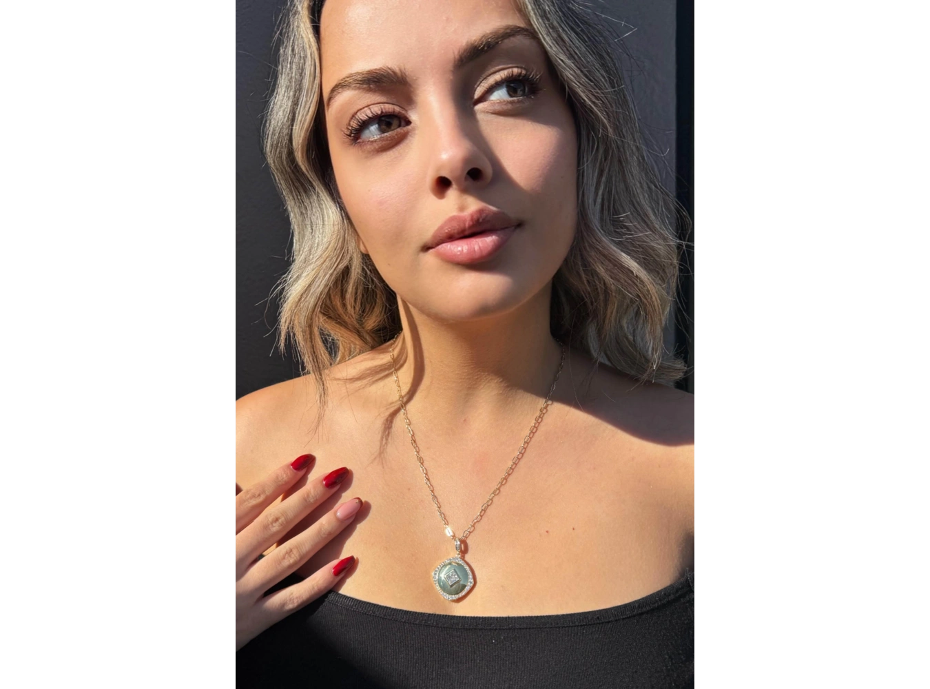 Altın Renk Taş Detaylı Altın Kaplama VİP Kolye