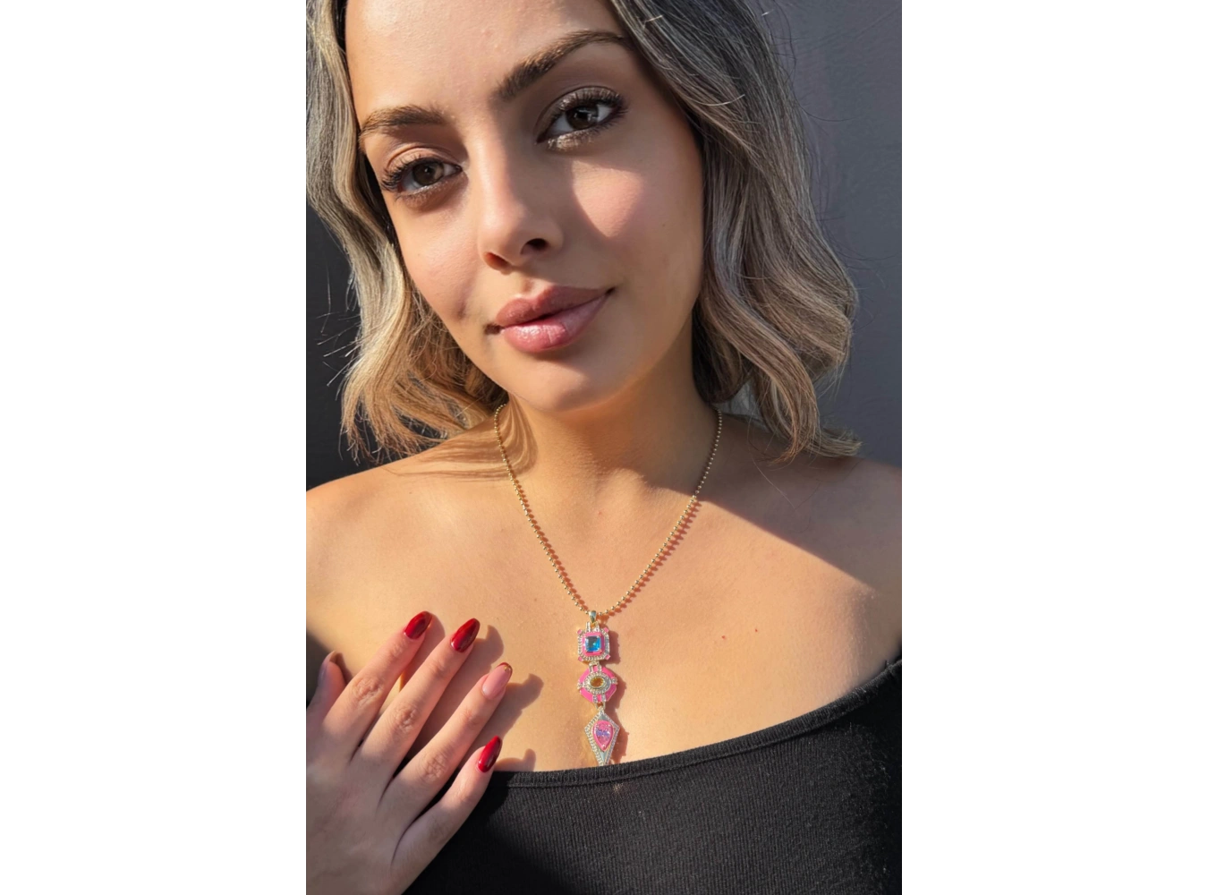 Altın Renk Taş Detaylı Altın Kaplama VİP Kolye