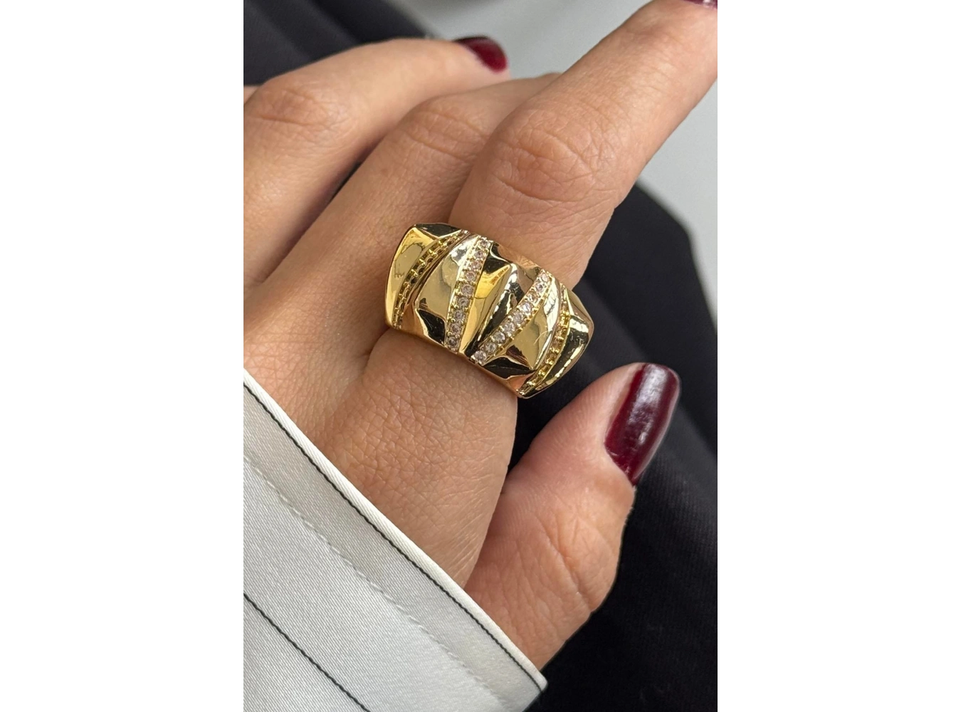 Altın Renk Taş Detaylı Ayarlanabilir Çelik Yüzük