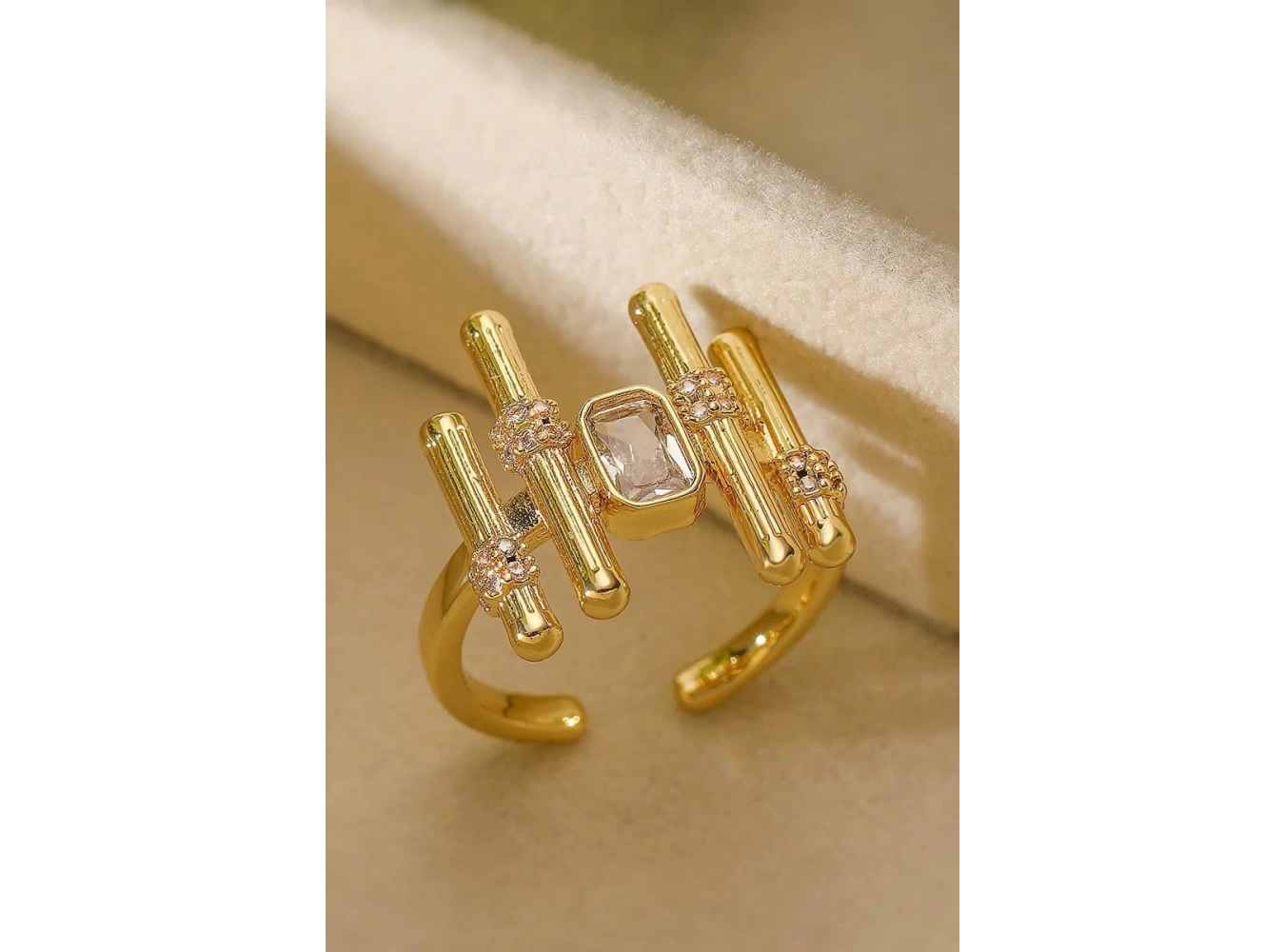 Altın Renk Taş Detaylı Ayarlanabilir Çelik Yüzük