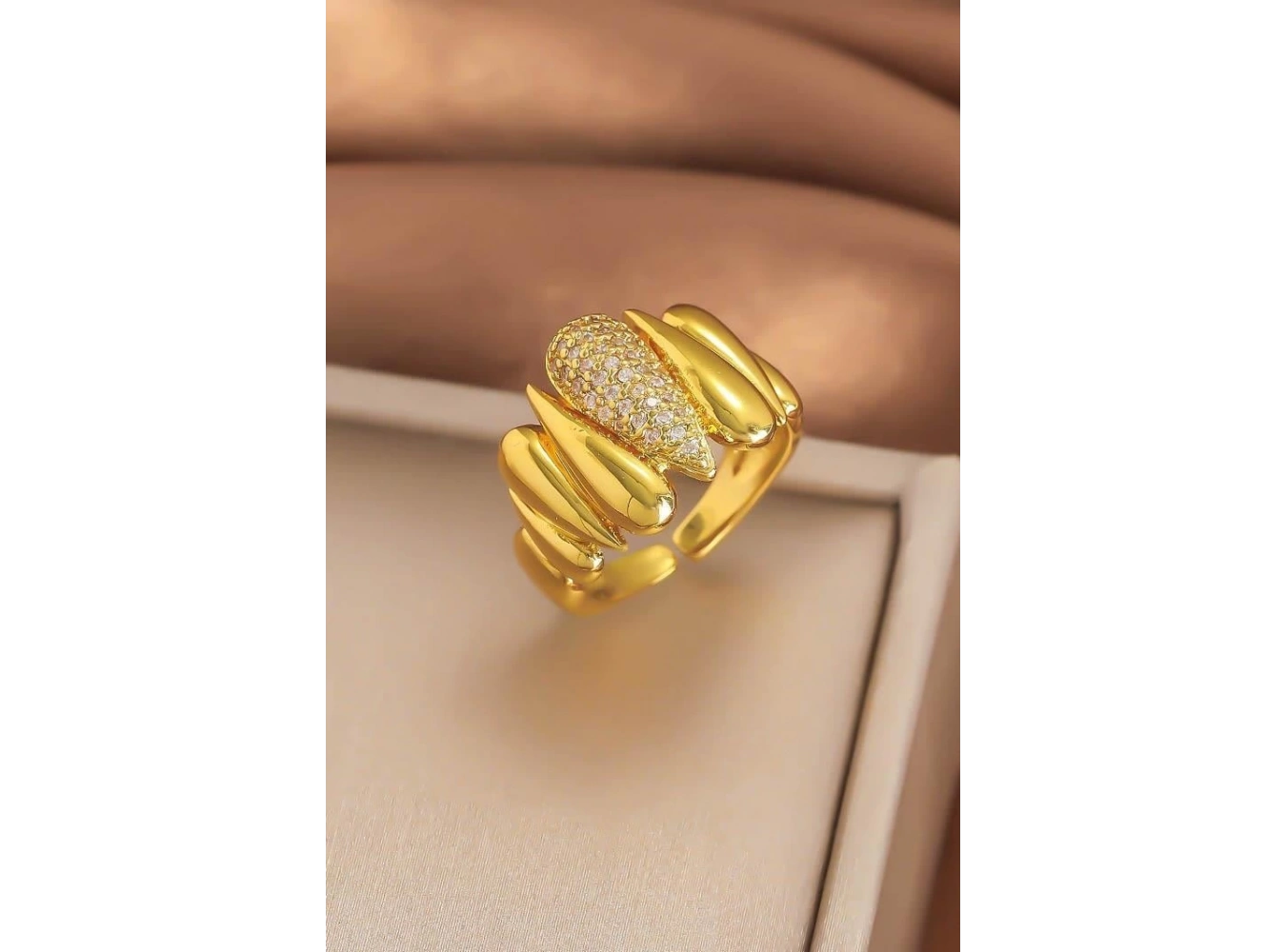 Altın Renk Taş Detaylı Ayarlanabilir Çelik Yüzük