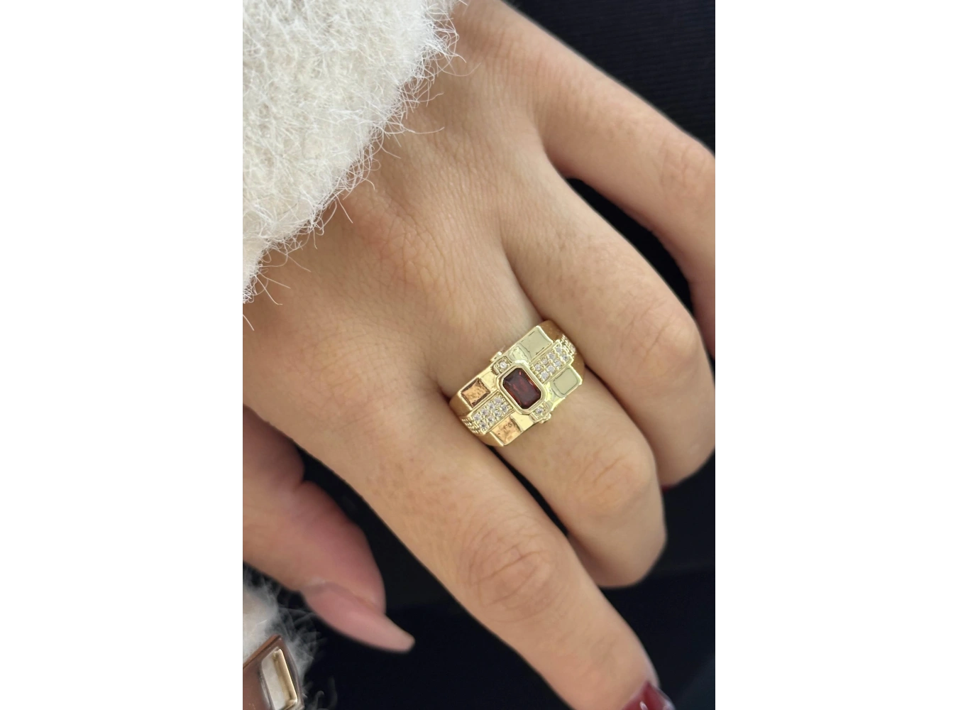 Altın Renk Taş Detaylı Ayarlanabilir Yüzük