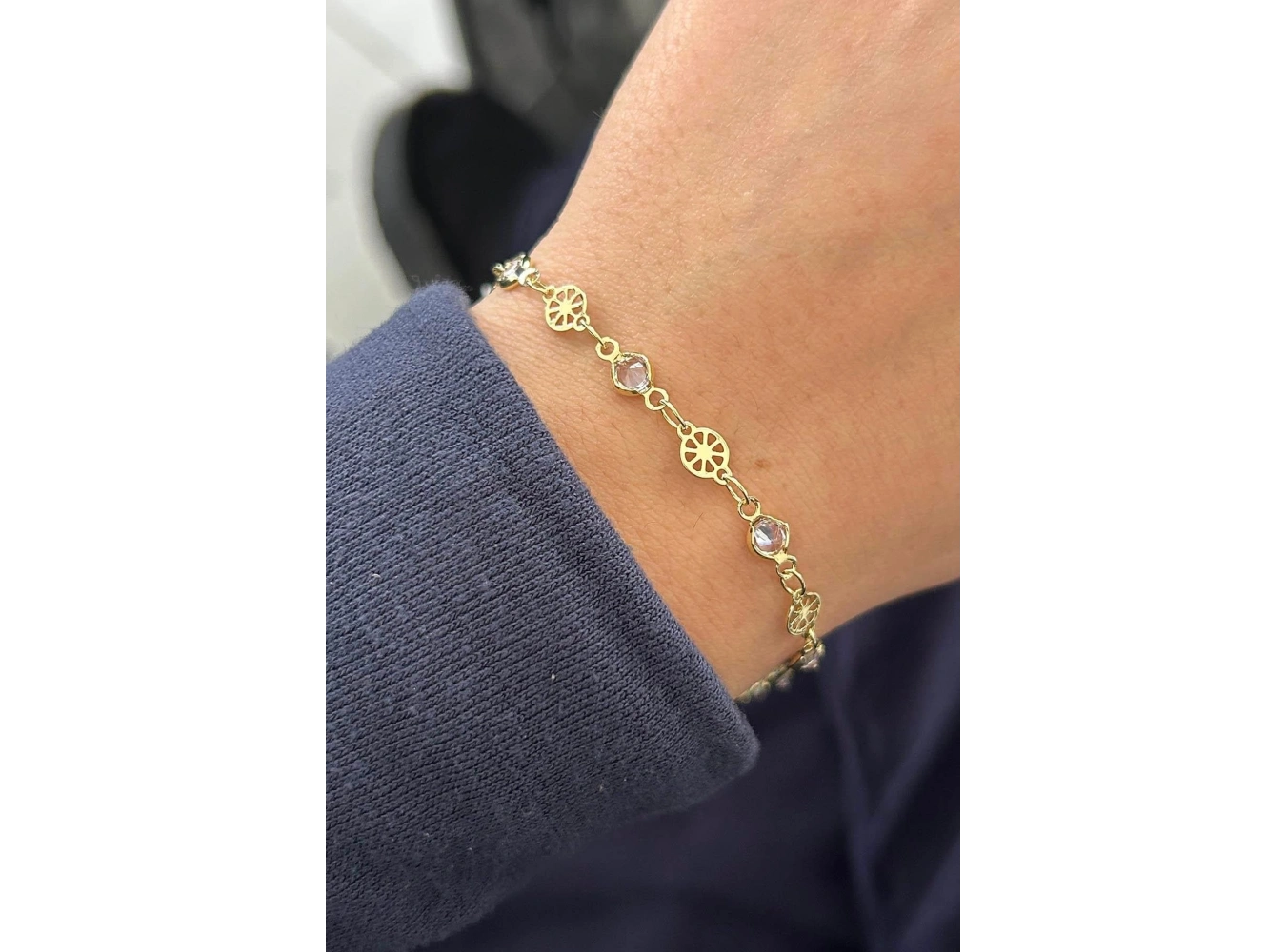 Altın Renk Taş Detaylı Bileklik