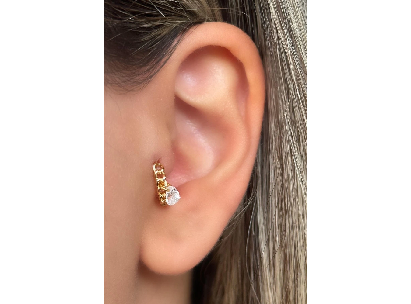 Altın Renk Taş Detaylı Çelik Halka Tragus/Kıkırdak Küpe/Piercing (Tek)
