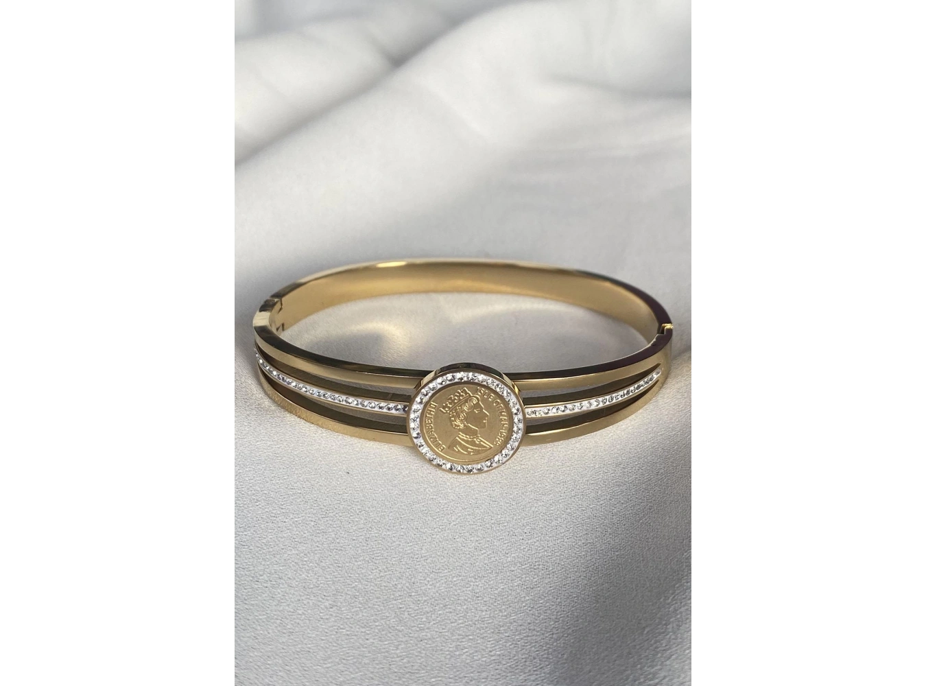 Altın Renk Taş Detaylı Çelik Kelepçe Bileklik