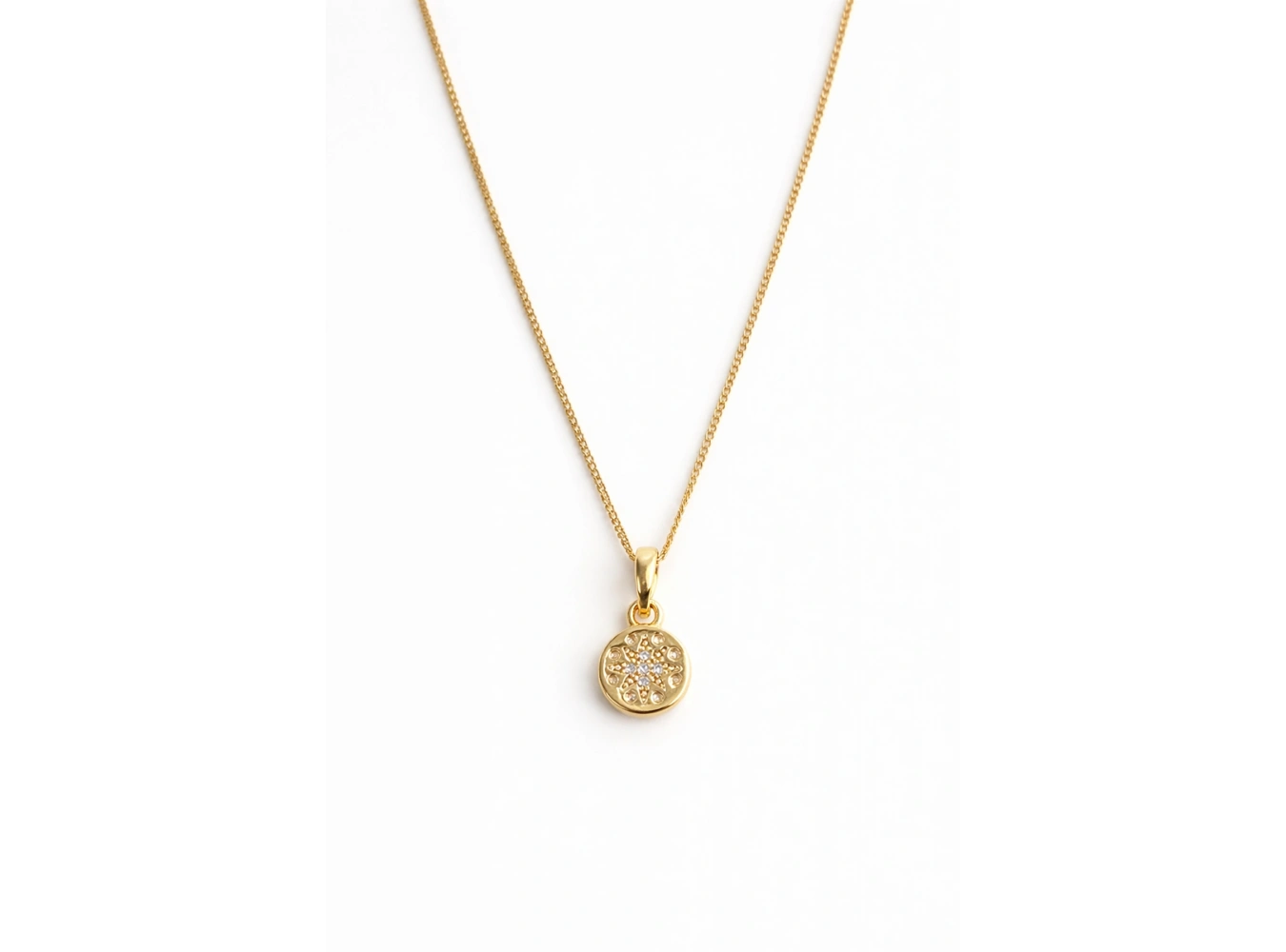 Altın Renk Taş Detaylı Çelik Kolye