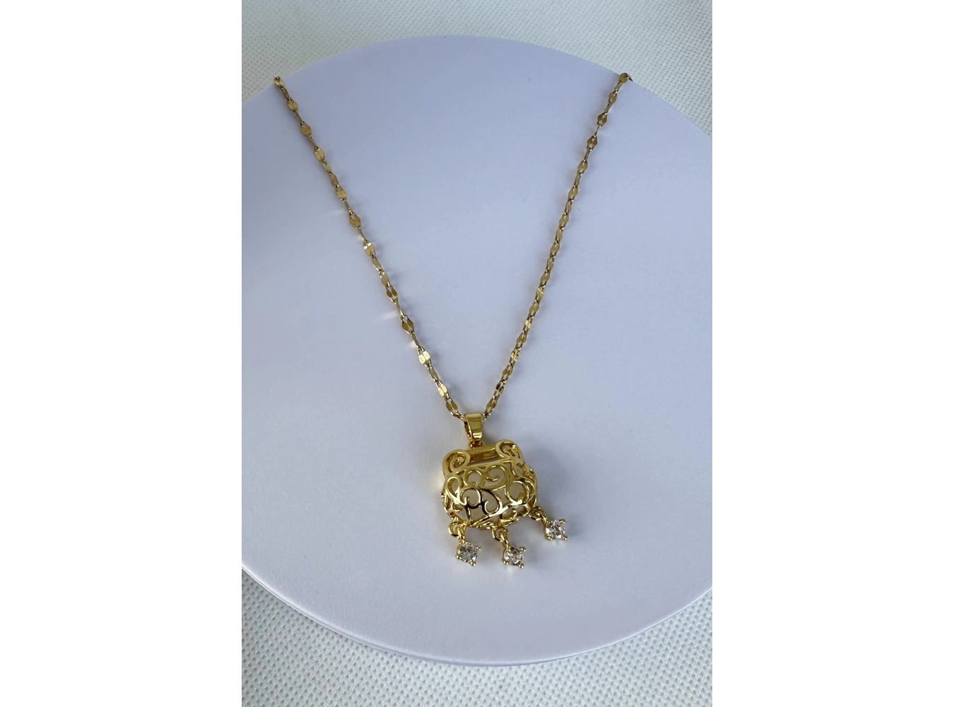 Altın Renk Taş Detaylı Çelik Kolye