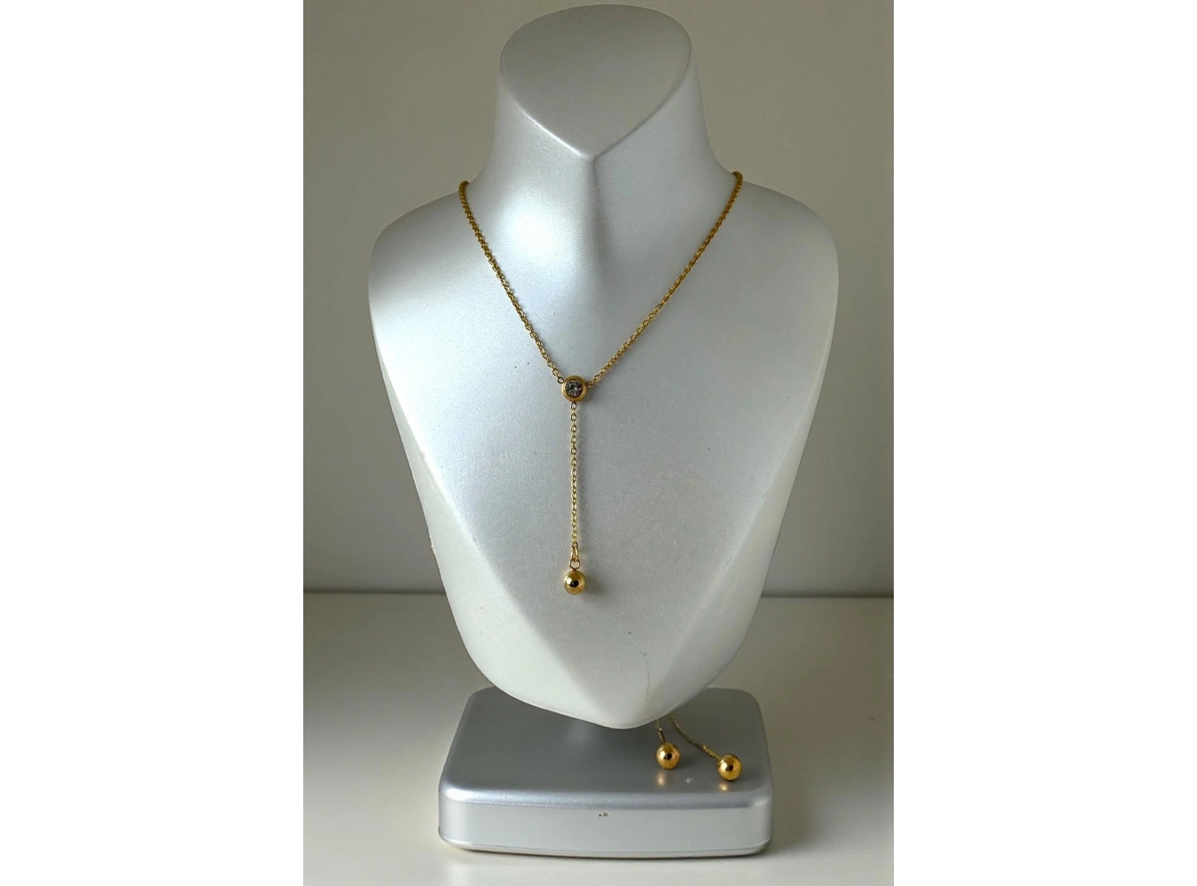 Altın Renk Taş Detaylı Çelik Kolye Set