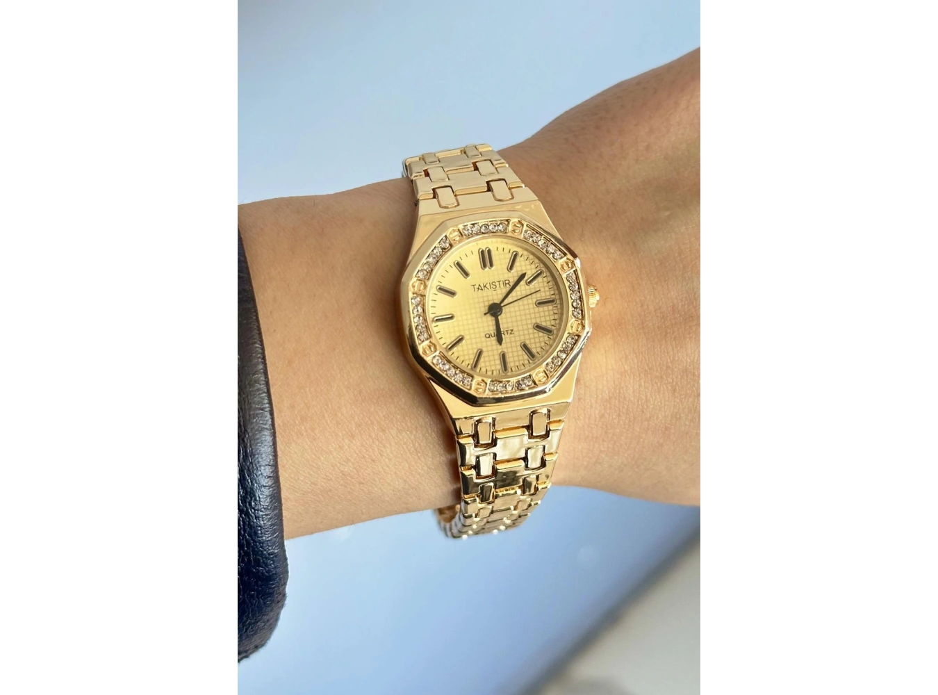 Altın Renk Taş Detaylı Çelik Kordonlu Kadın Saat