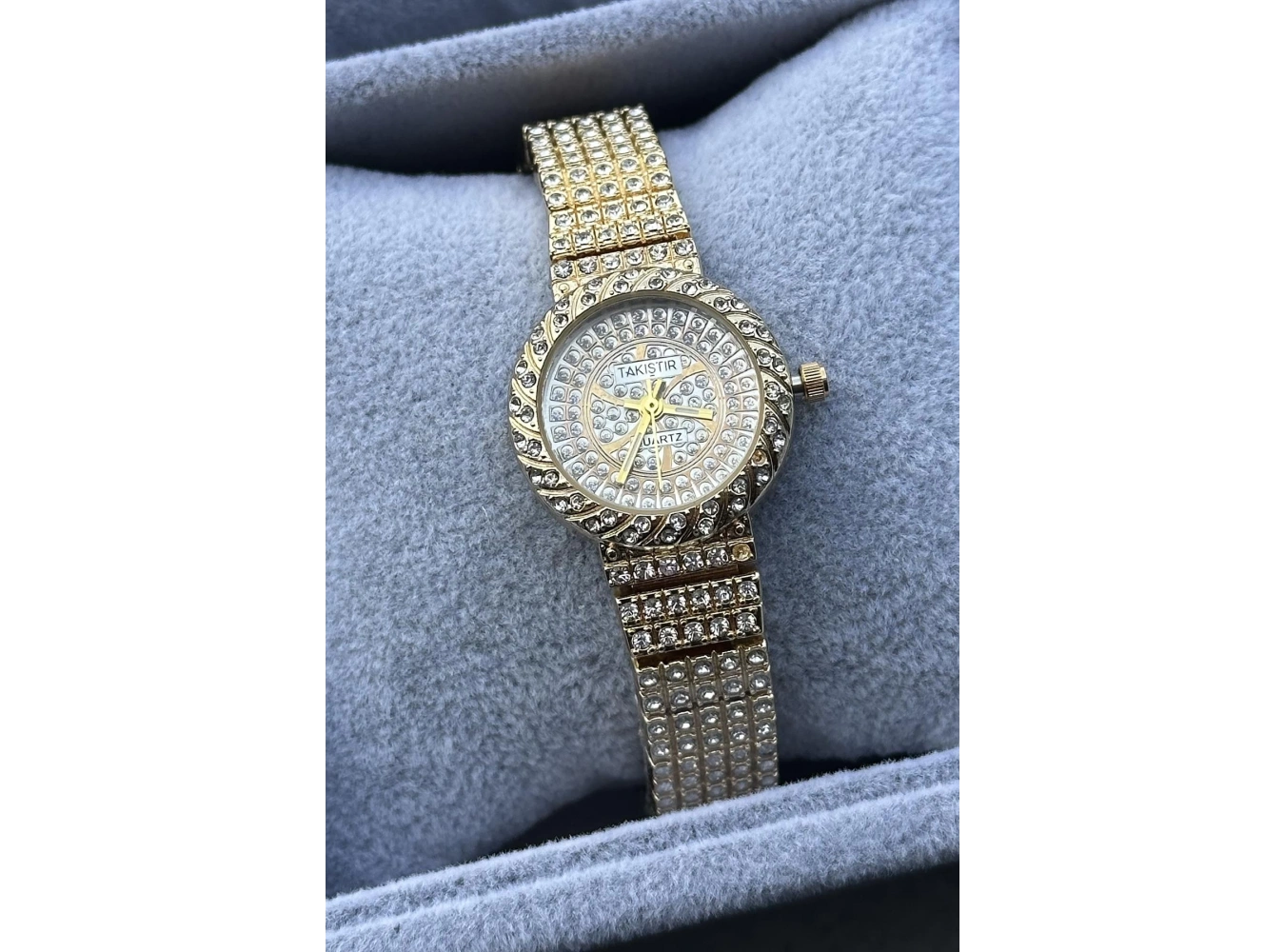 Altın Renk Taş Detaylı Çelik Kordonlu Kadın Saat