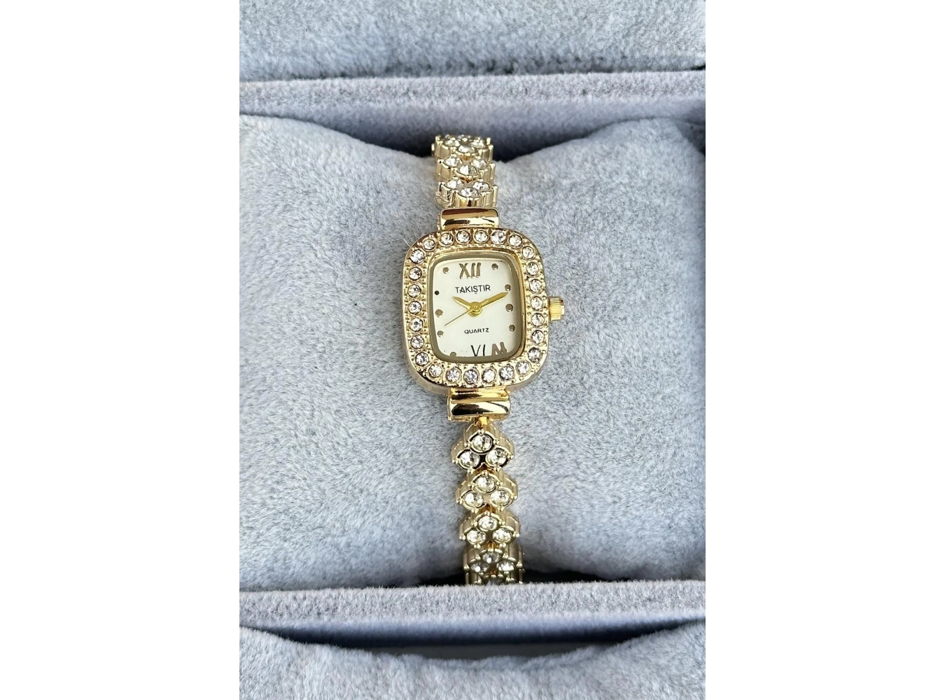 Altın Renk Taş Detaylı Çelik Kordonlu Kadın Saat