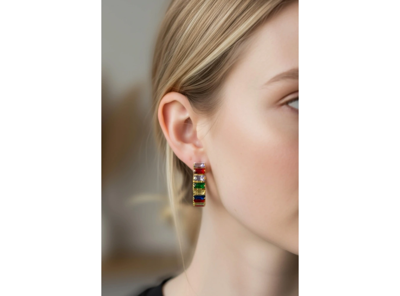 Altın Renk Taş Detaylı Çelik Küpe (Çift)