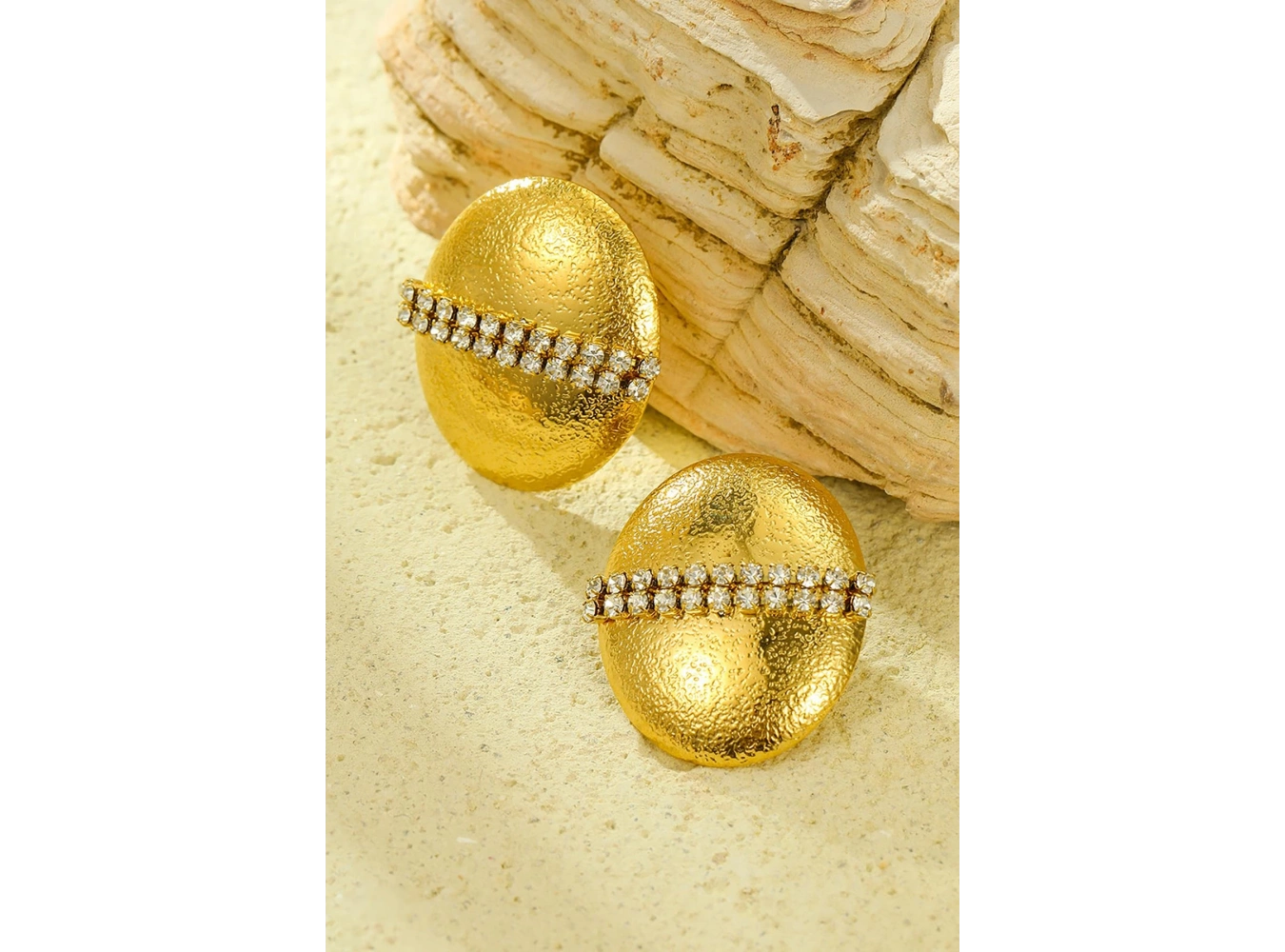 Altın Renk Taş Detaylı  Çelik Küpe (Çift)