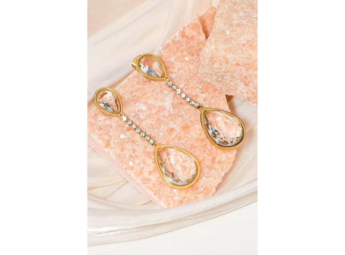 Altın Renk Taş Detaylı Çelik Küpe (Çift)