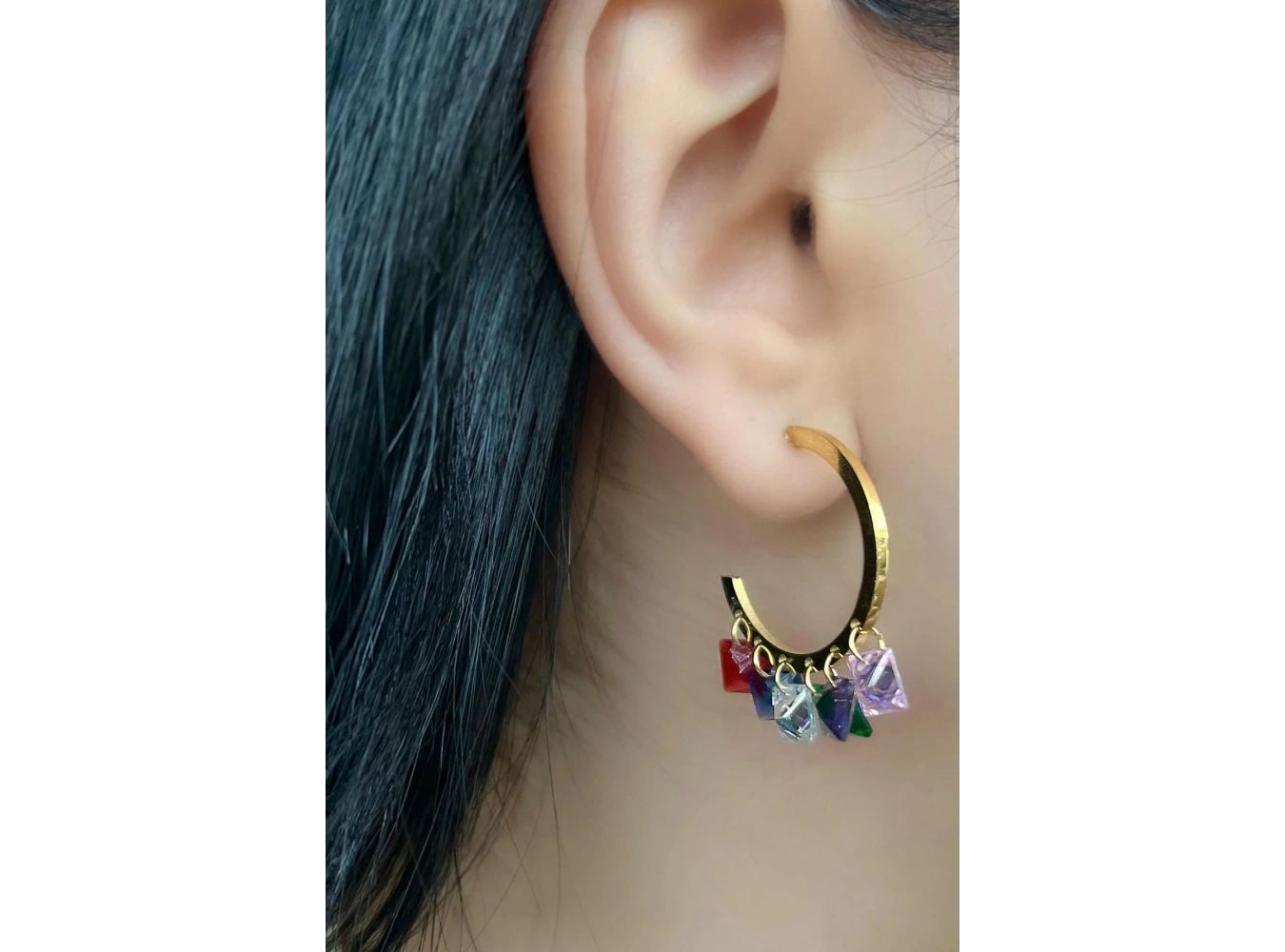 Altın Renk Taş Detaylı Çelik Küpe (Çift)