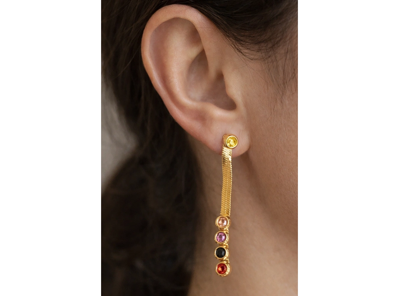 Altın Renk Taş Detaylı Çelik Küpe (Çift)