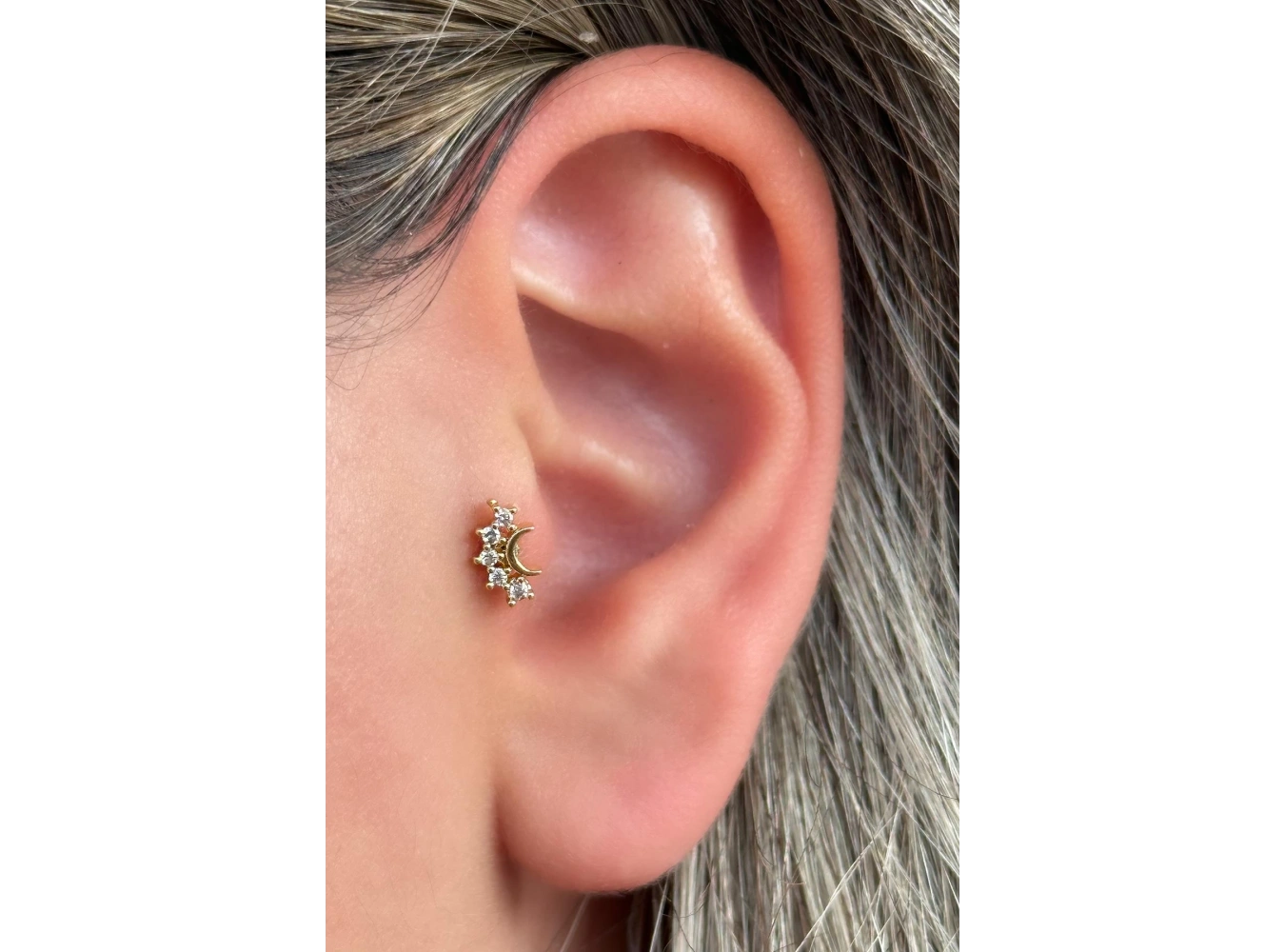 Altın Renk Taş Detaylı Çelik Tragus/Kıkırdak Küpe/Piercing (Tek)