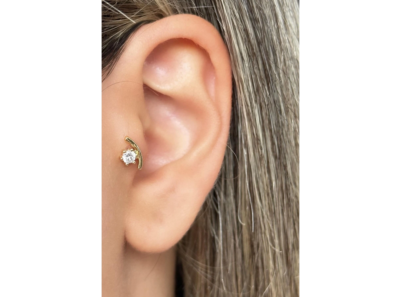 Altın Renk Taş Detaylı Çelik Tragus/Kıkırdak Küpe/Piercing (Tek)