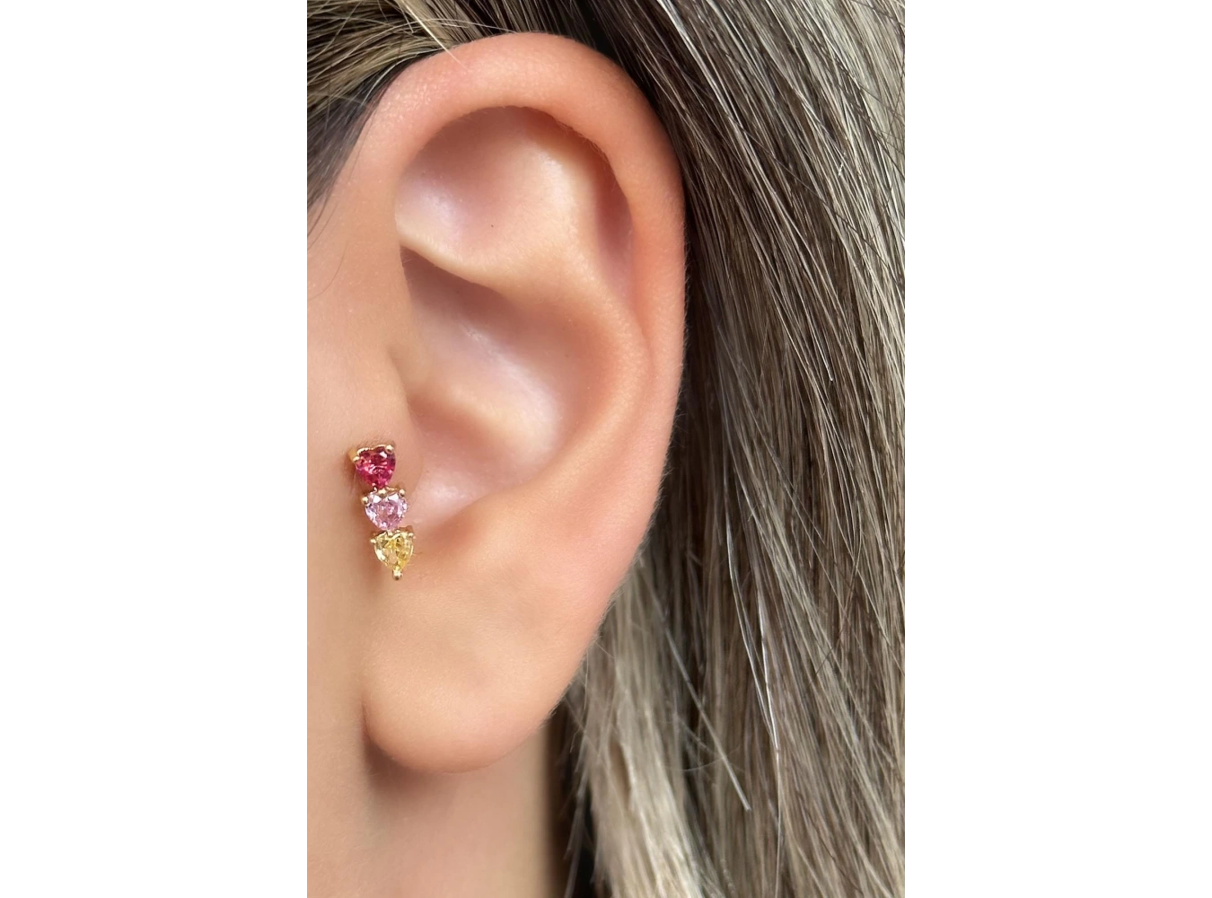 Altın Renk Taş Detaylı Çelik Tragus/Kıkırdak Küpe/Piercing (Tek)