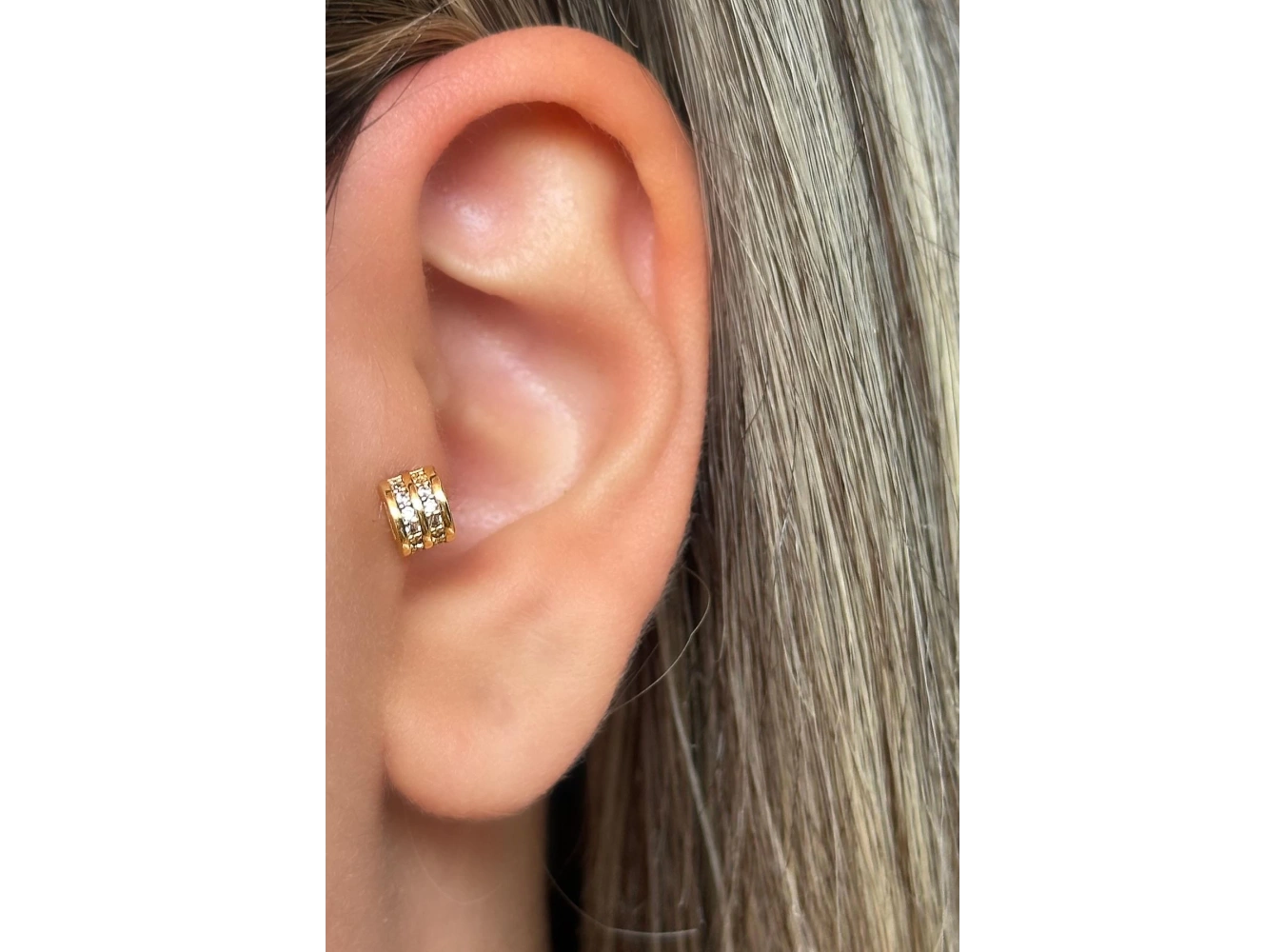 Altın Renk Taş Detaylı Çelik Tragus/Kıkırdak Küpe/Piercing (Tek)