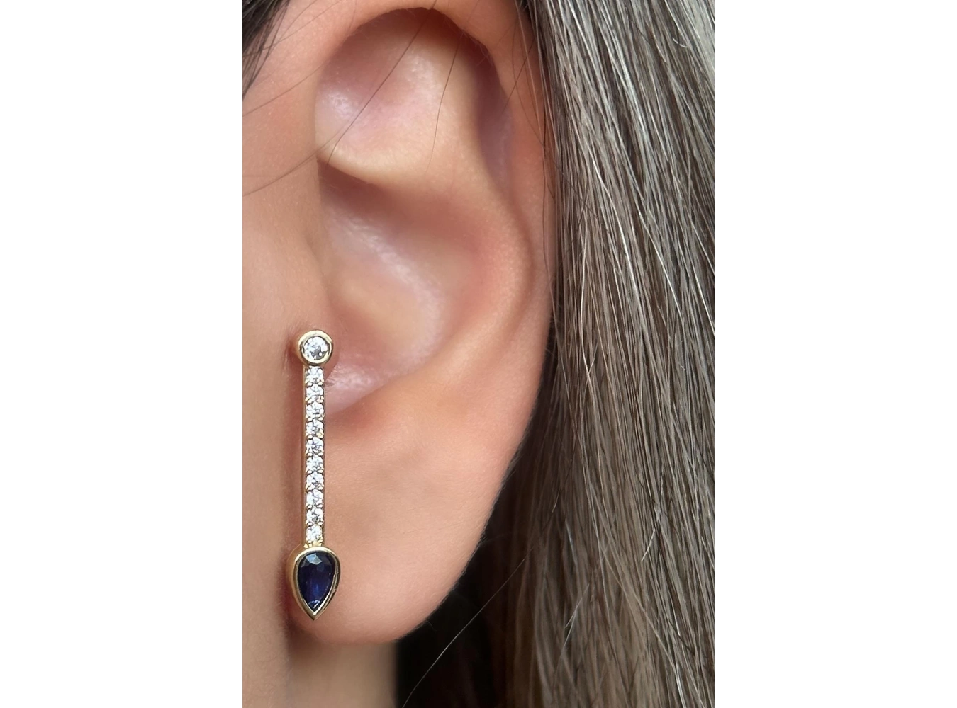 Altın Renk Taş Detaylı Çelik Tragus/Kıkırdak Küpe/Piercing (Tek)