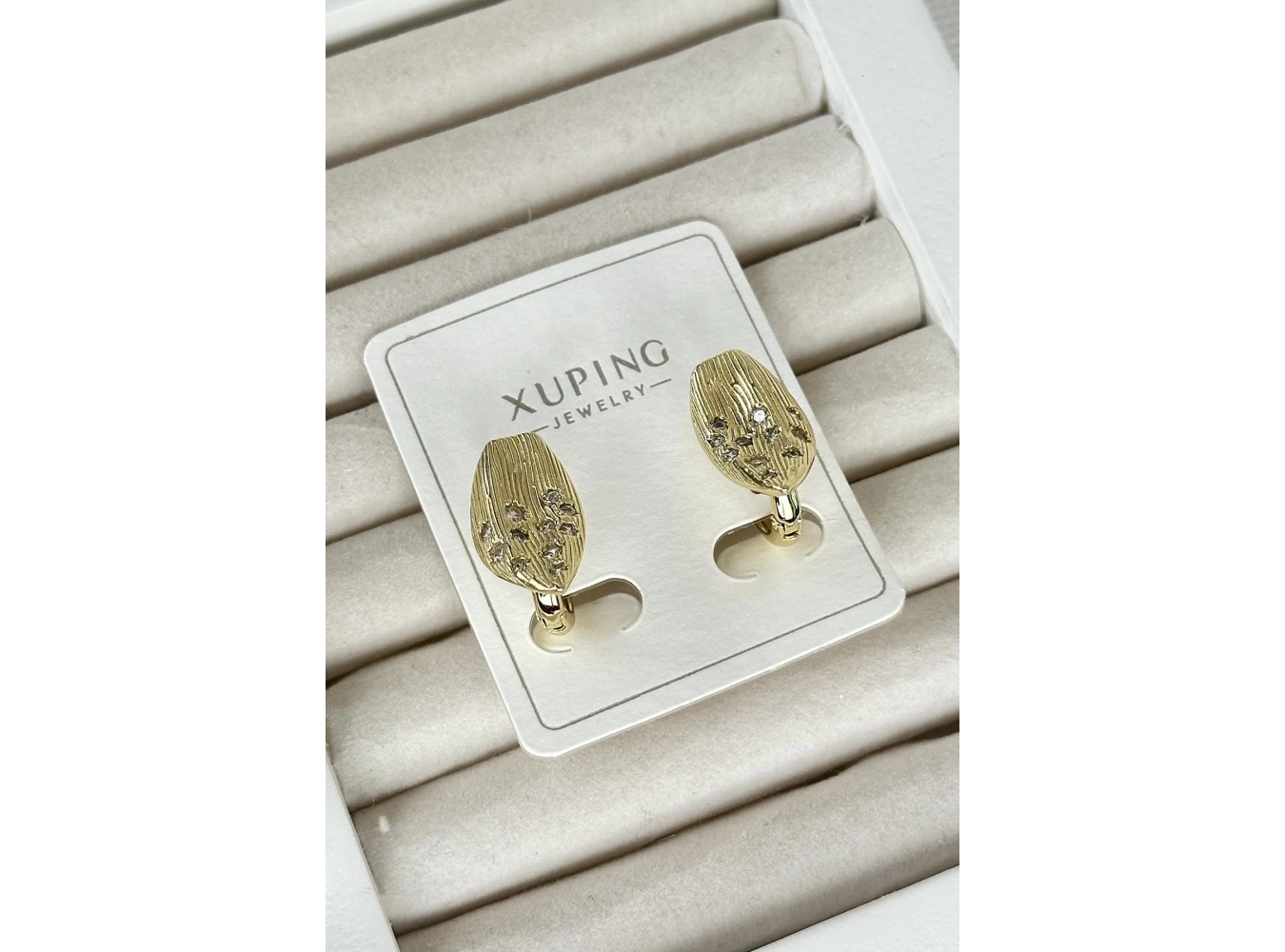 Altın Renk Taş Detaylı Çelik Xuping Küpe (Çift)