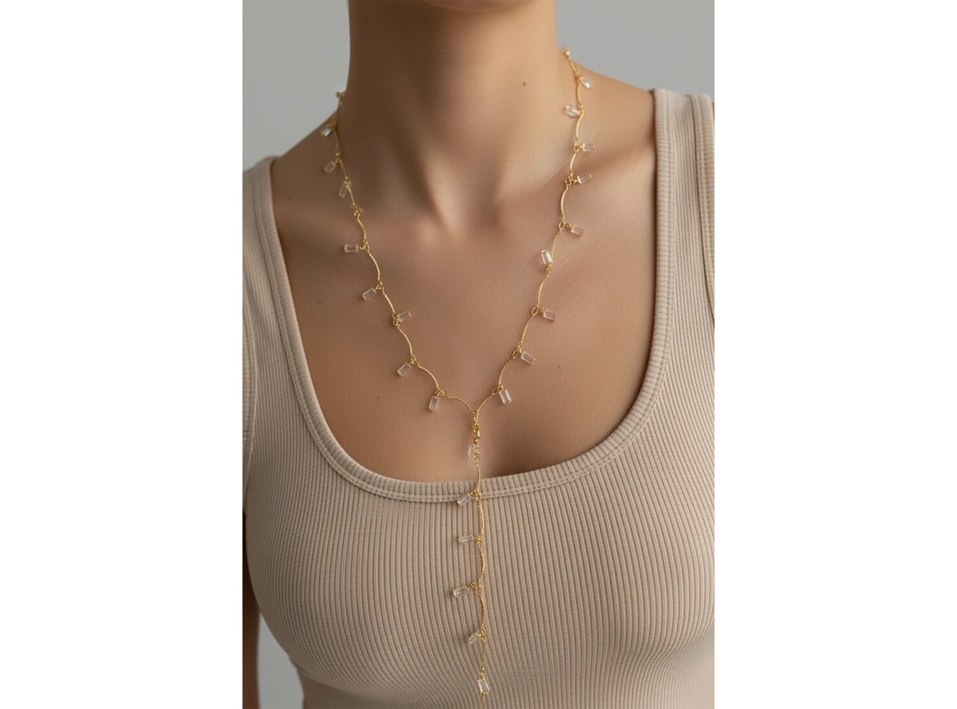 Altın Renk Taş Detaylı Çelik Y Kolye