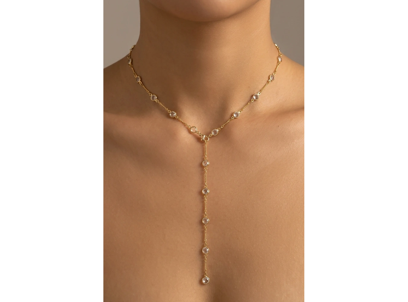 Altın Renk Taş Detaylı Çelik Y Kolye