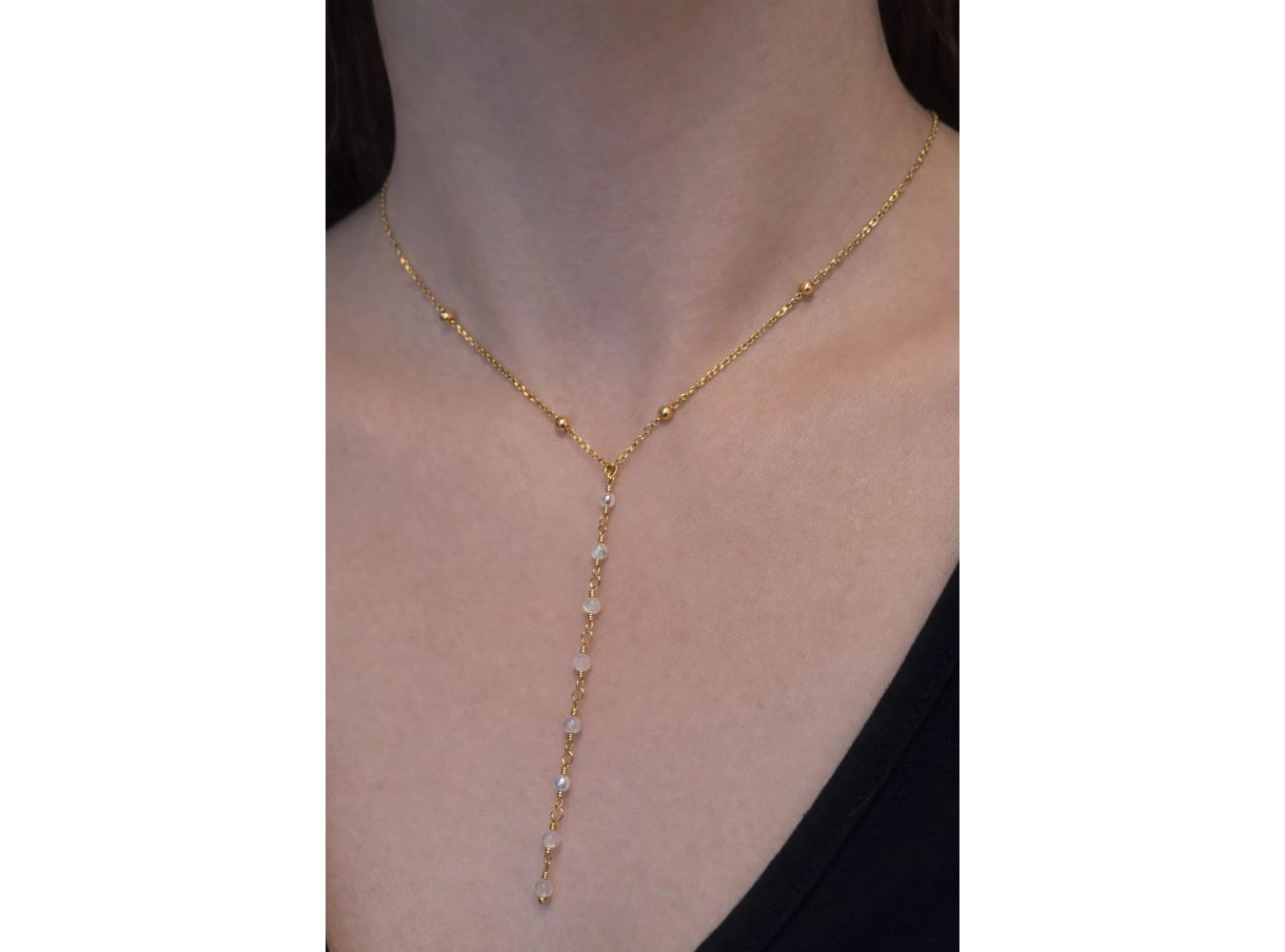 Altın Renk Taş Detaylı Çelik Y Kolye