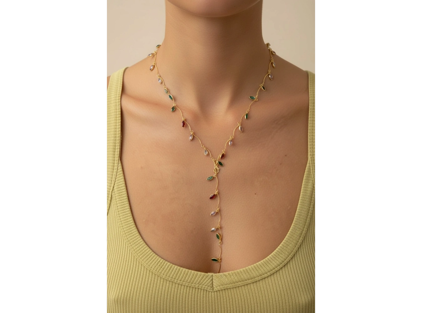 Altın Renk Taş Detaylı Çelik Y Kolye