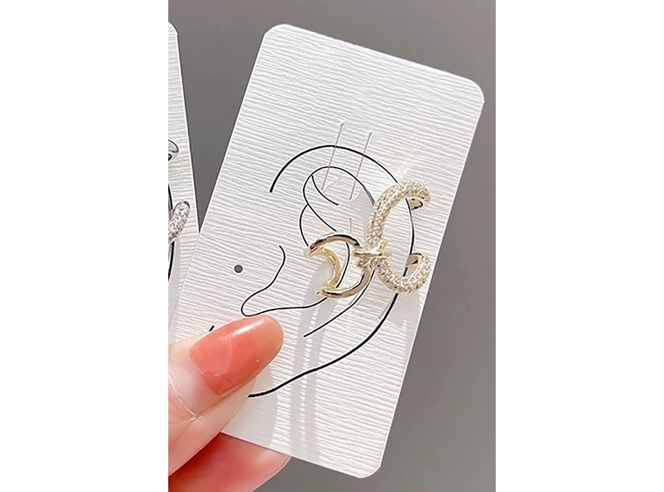 Altın Renk Taş Detaylı Ear Cuff (Tek)